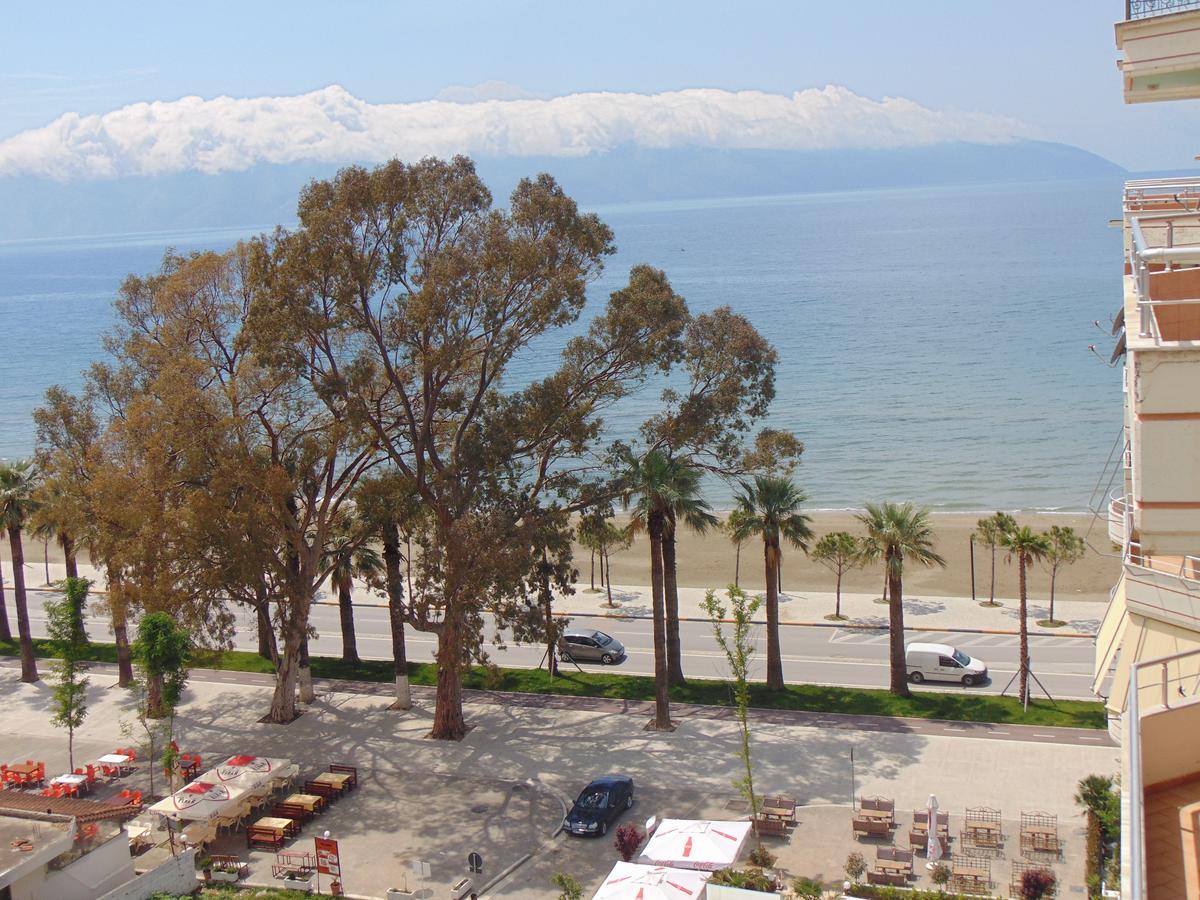 Janine'S Seafront Apartment Vlorë Eksteriør billede